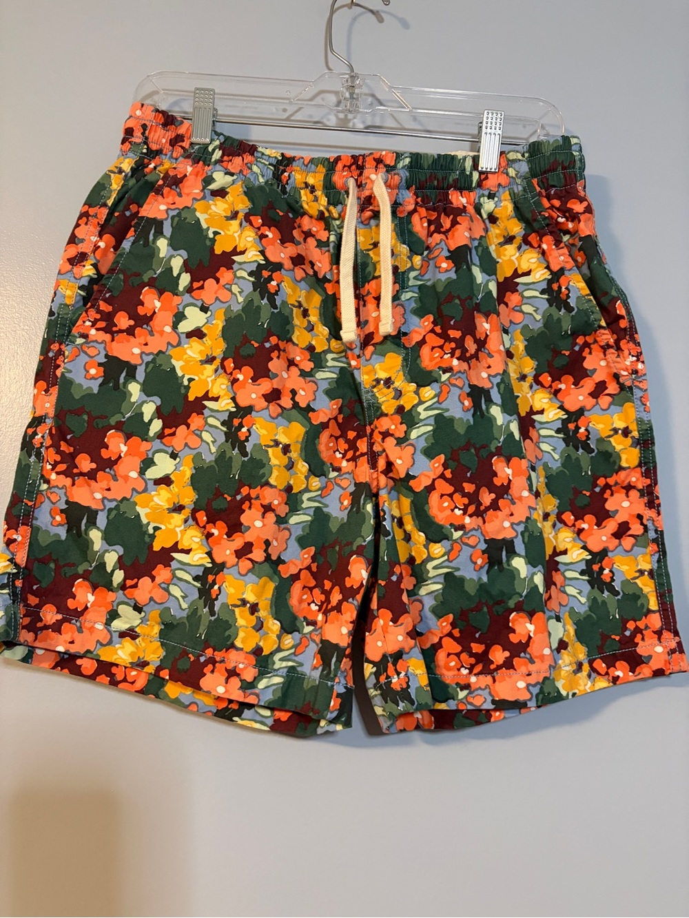 J. Crew 6" dock short in floral print M